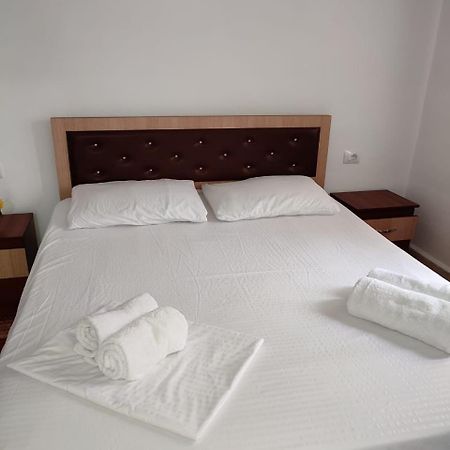 Guest House Eloid 培拉特 外观 照片