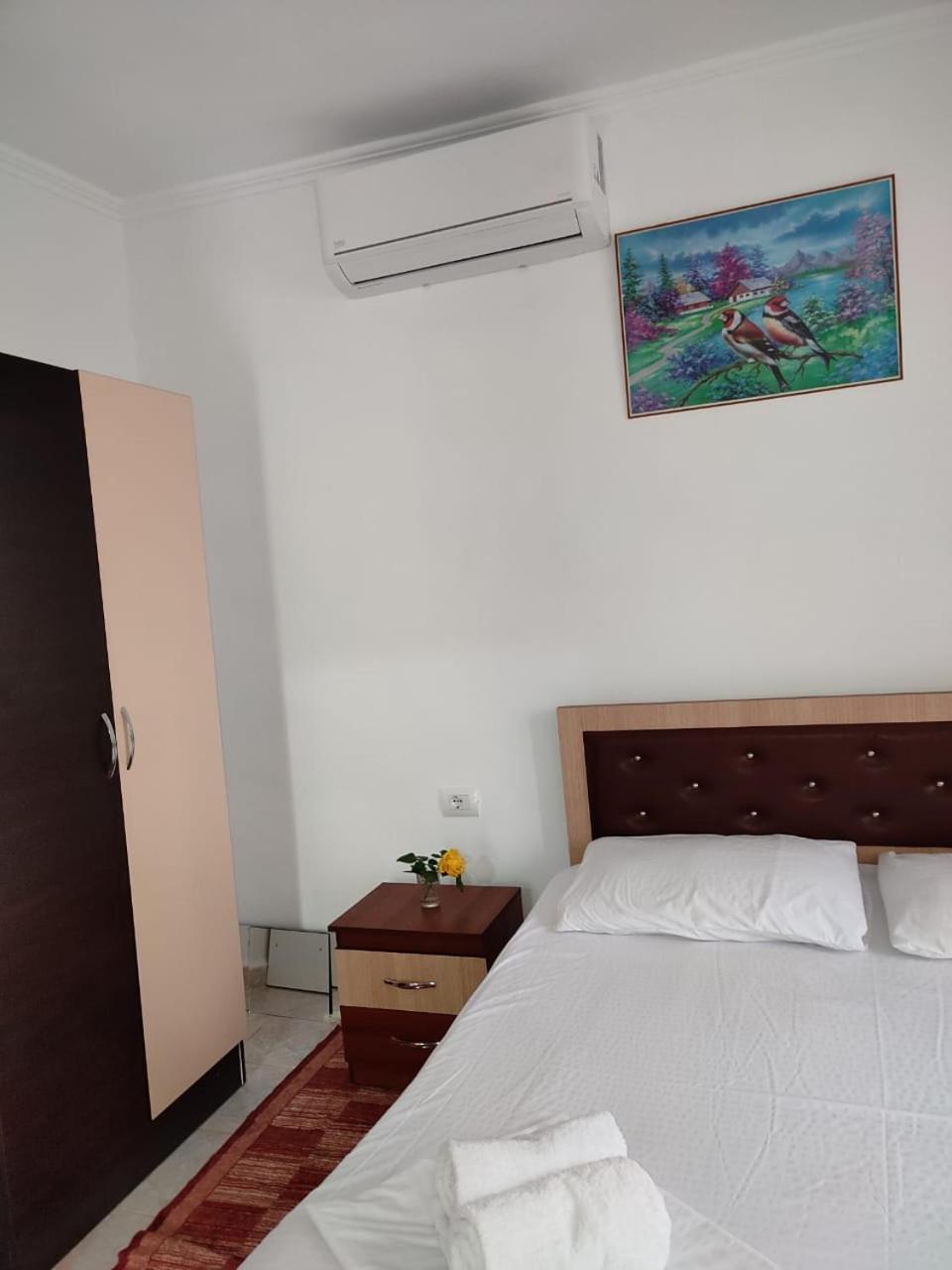 Guest House Eloid 培拉特 外观 照片