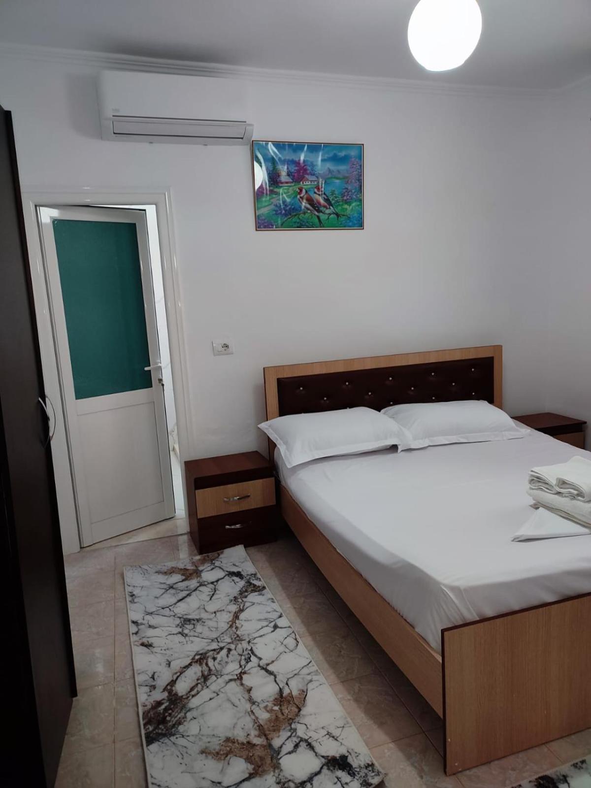 Guest House Eloid 培拉特 外观 照片